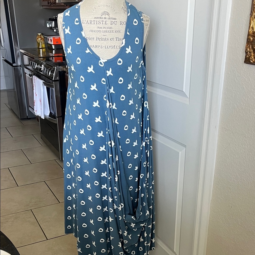 NWT Cali Girls XO blue Art to wear funky sleeveless V-neck mid length dress Med